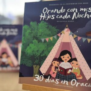 Orando con mis hijos cada noche / 30 días en oración (Ebook)